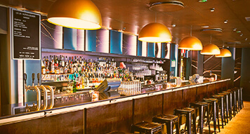 Bares e restaurantes